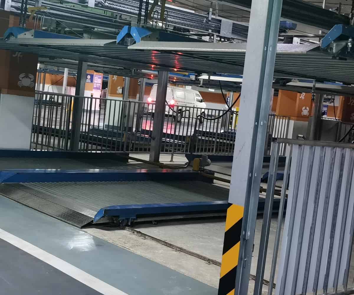 兩柱簡(jiǎn)易升降機(jī)械式停車(chē)庫(kù)短租